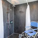 Отель Rochestown 4*