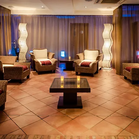 Rochestown 4*