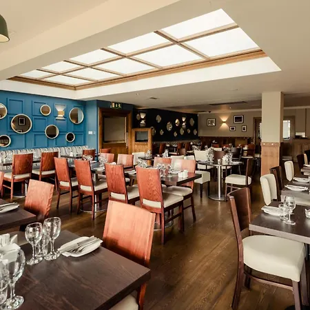 Отель Rochestown 4*