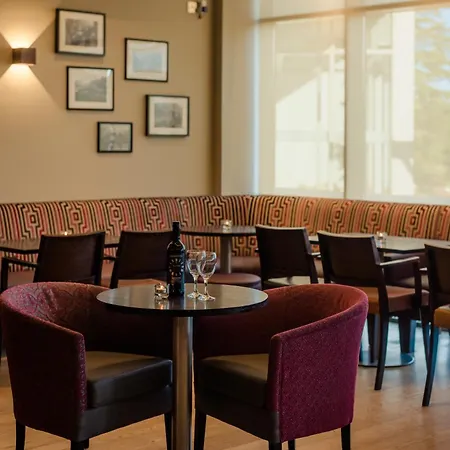 Отель Rochestown 4*