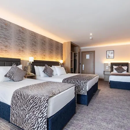 Rochestown 4*