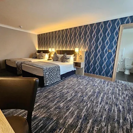Rochestown Hotel