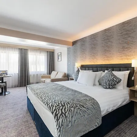 Rochestown Hotel