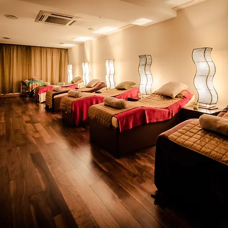 Rochestown 호텔 4*