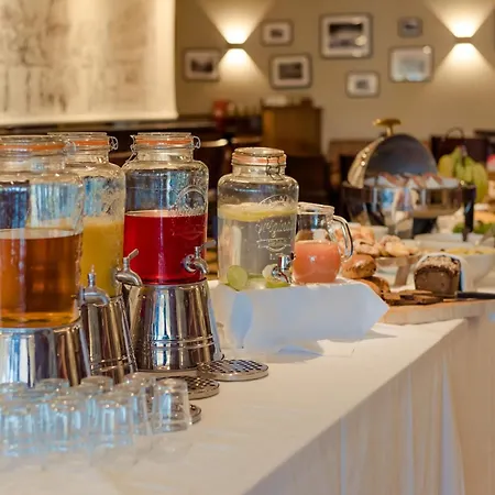 Rochestown 4* דן לירי