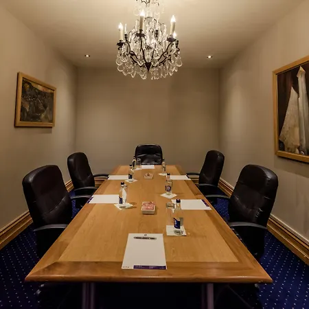 Rochestown 호텔 4*