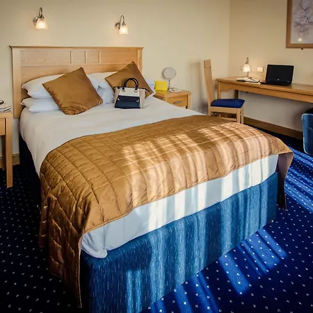Rochestown 3*