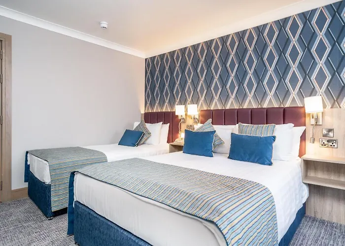 מלון Rochestown 4*